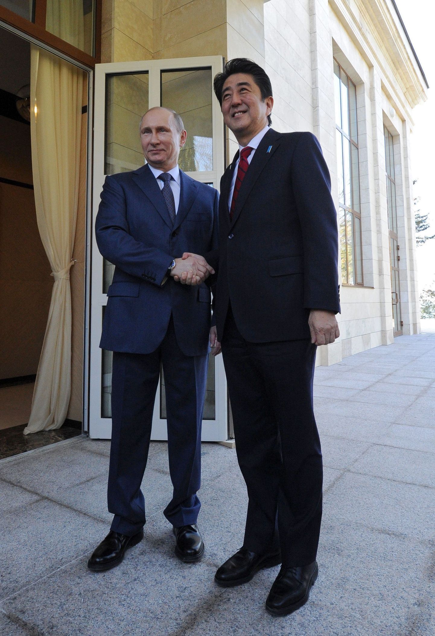 Владимир Путин и Синдзо Абэ.