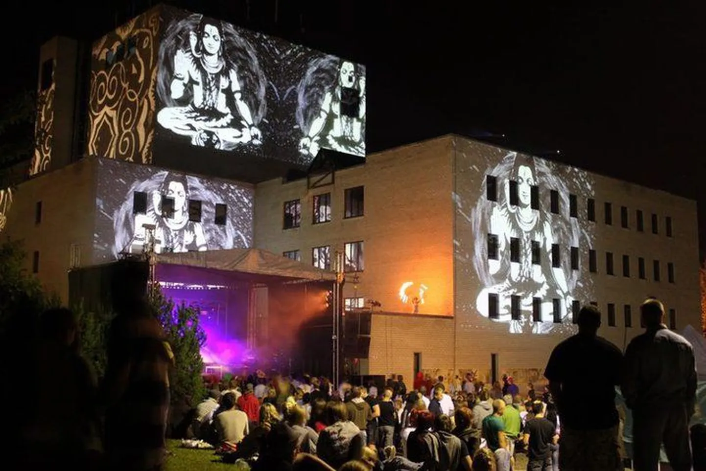 Uue Ajastu Festivali raames sai mulle Põlva kultuurikantsi seintel näha inspireerivat visuaalkunsti.