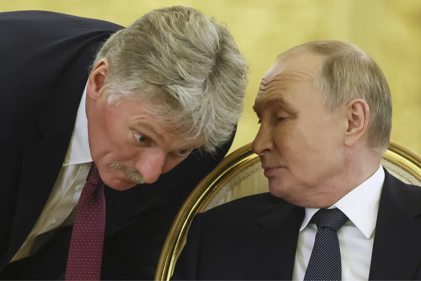 Дмитрий Песков и Владимир Путин.