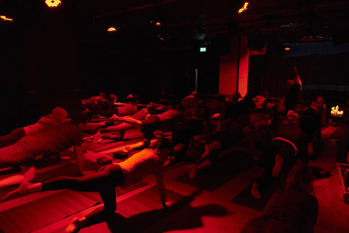 Doom.Yoga sessioon.