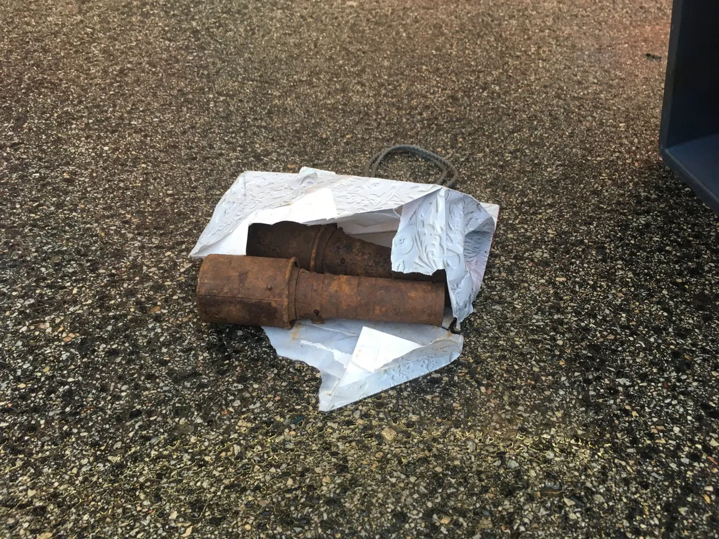 Mustamäel vahistatud mehelt konfiskeeritud granaadid.