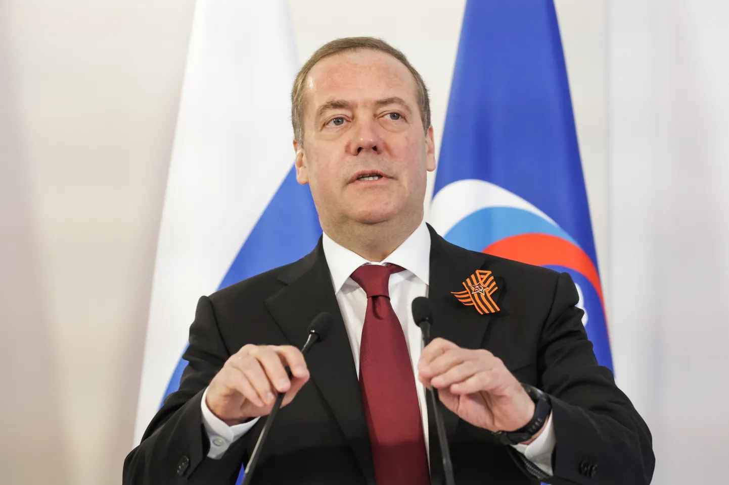 Venemaa julgeolekunõukogu asejuht ja endine president Dmitri Medvedev Moskvas 8. mail 2025. aastal.