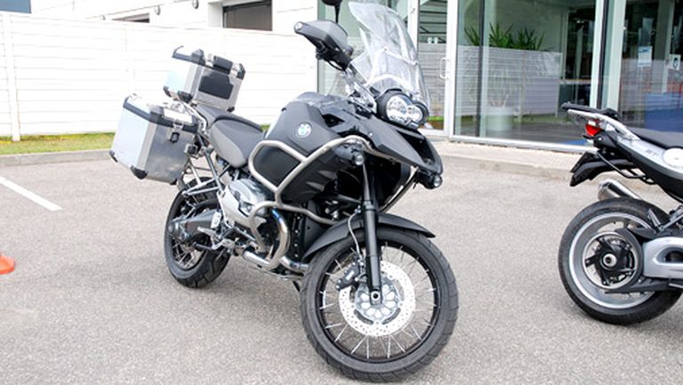 Motobraucējs uzskata, ka šis motocikls vairāk piemērots starppilsētu pārbraucieniem 