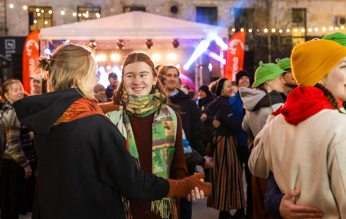 Tudengipäevade öötantsupidu tõi Aparaaditehasesse kolmsada tantsulist.