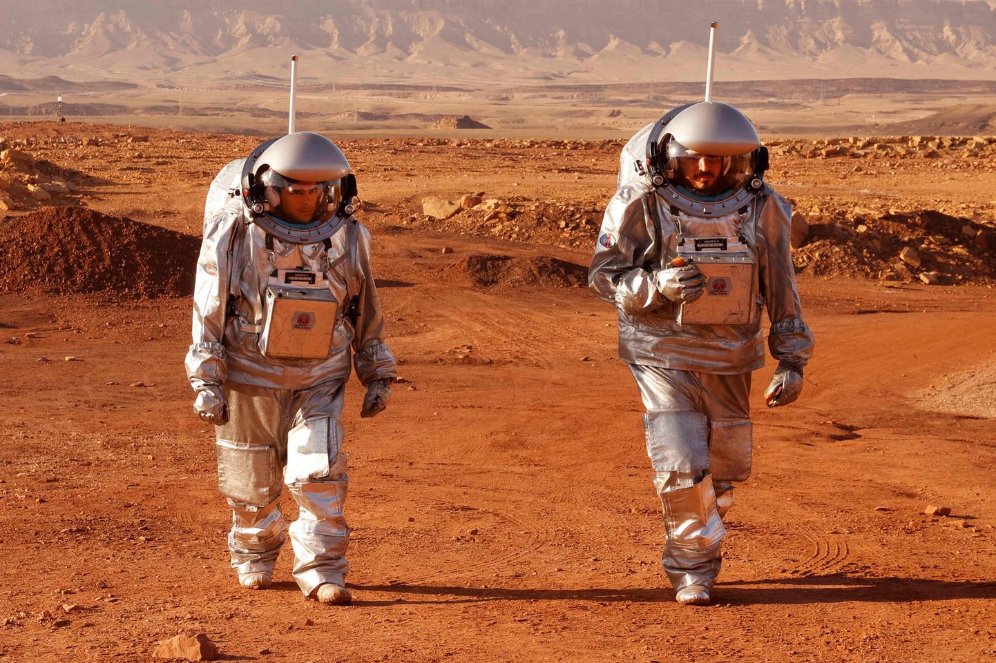 2021. aasta oktoobris tegi Euroopa kosmoseagentuur ESA Iisraeli Negevi kõrbes  Marsi-katse. Mitme riigi astronaudid elasid, nagu nad oleksid Marsil