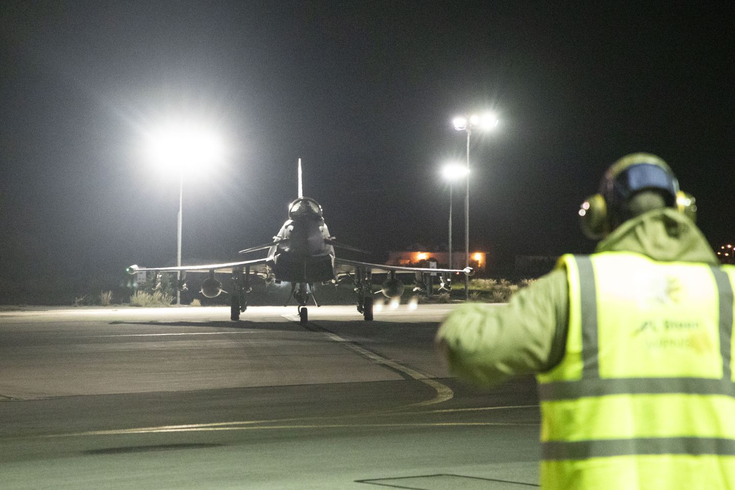 Briti sõjalennuk Typhoon FRG4 startimas Küproselt, et rünnata Jeemeni huthi mässuliste sihtmärke.