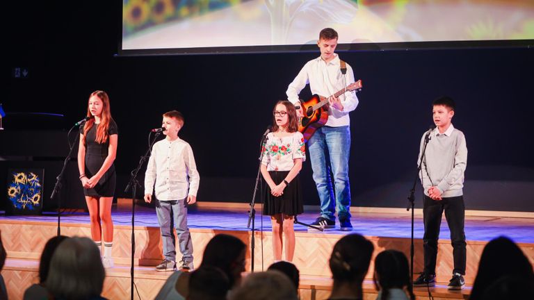 Ukraina lapsed laulsid nii ema- kui eestikeelseid laule.