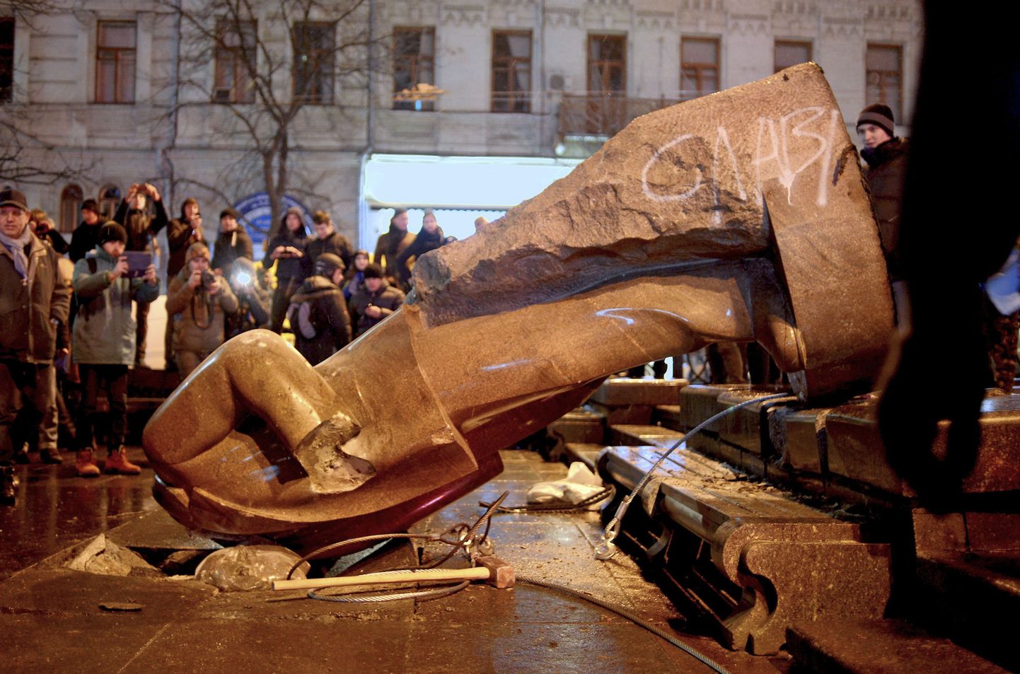 Lenini kuju hävitamine Kiievis