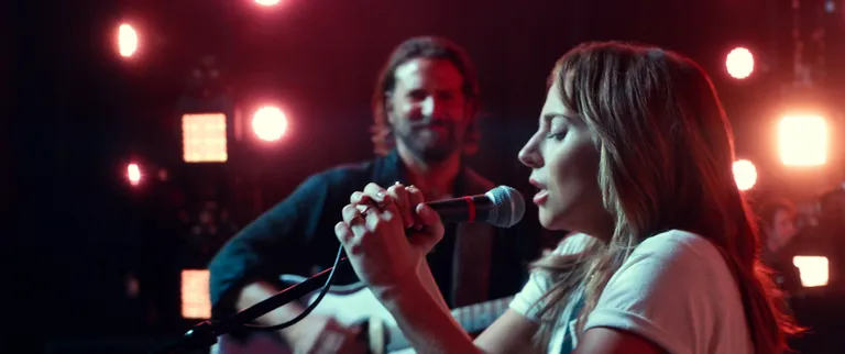 Kaader filmist «A Star Is Born». Pildil Bradley Cooper ja Lady Gaga