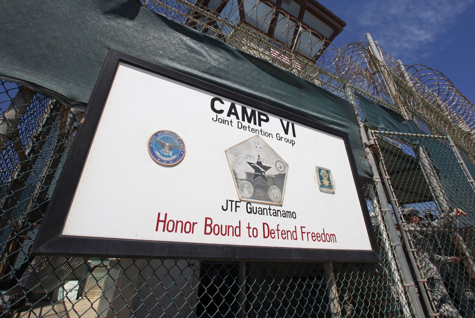 USA Guantánamo vangilaagri värav