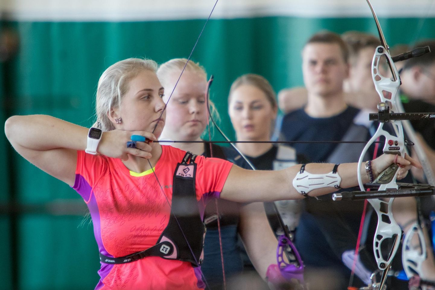Viljandlane Laura Nurmsalu teenis Eesti täiskasvanute karikavõistlustel sportvibulaskmises teise koha. Järgmisel nädalal ootavad teda Hollandis ees maailmameistrivõistlused.