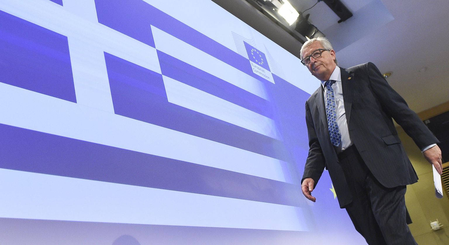 Euroopa Komsijoni president Jean-Claude Juncker eile Kreekale pühendatud pressikonverentsile saabumas.