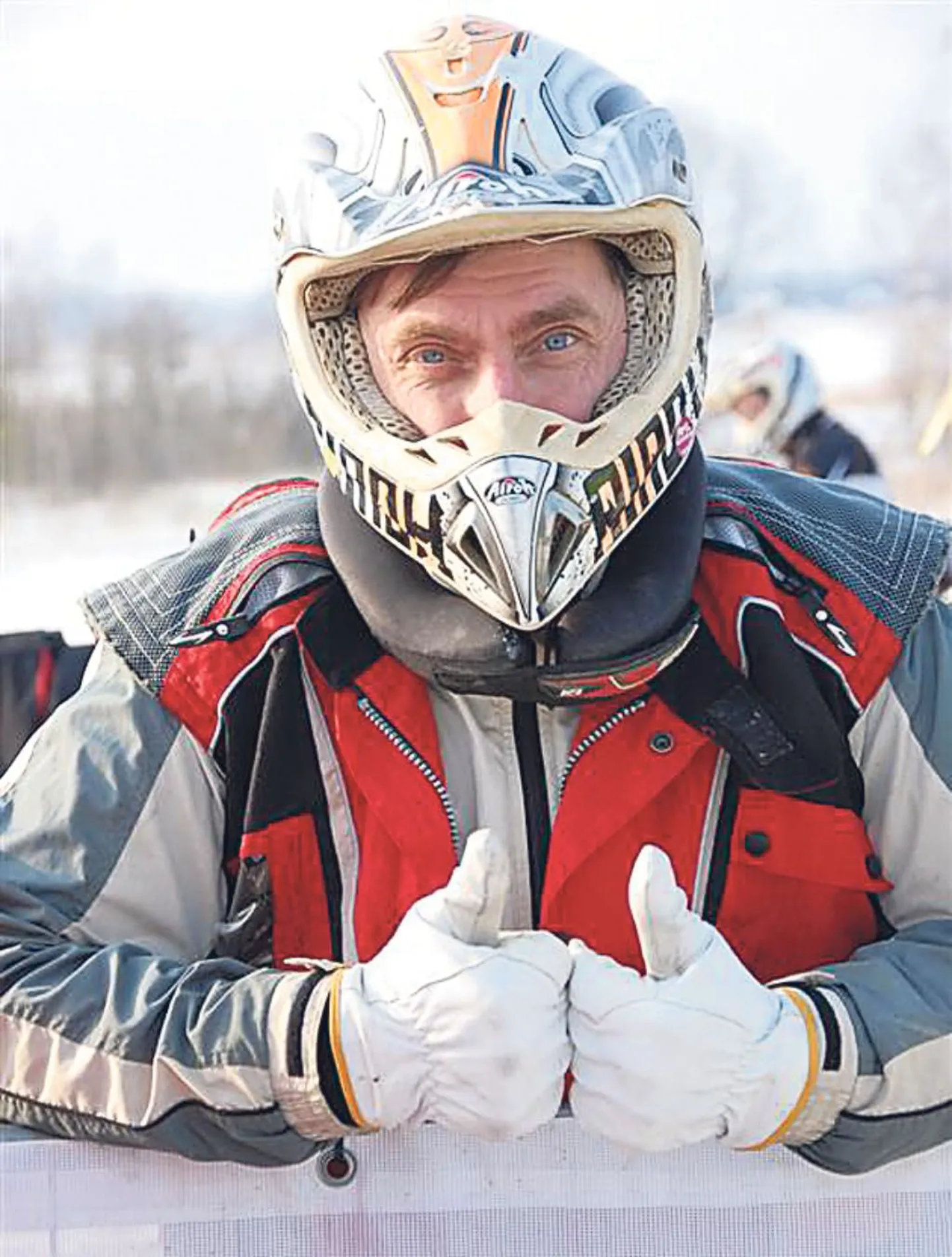 Pärnu motoklubi krossiäss Jüri Makarov võitis seenioride konkurentsis esikoha.