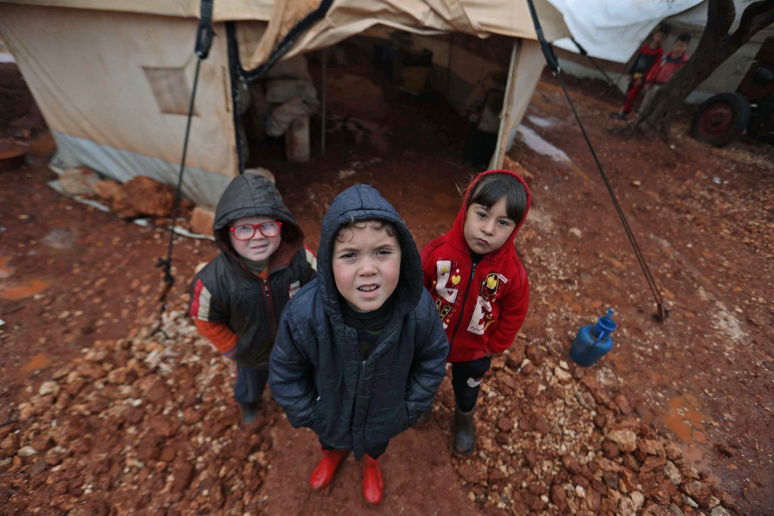 Sunnitud ümberasujate laager Süüria Idlibi provintsi Killi külas Bab al-Hawa piiripunkti lähedal.