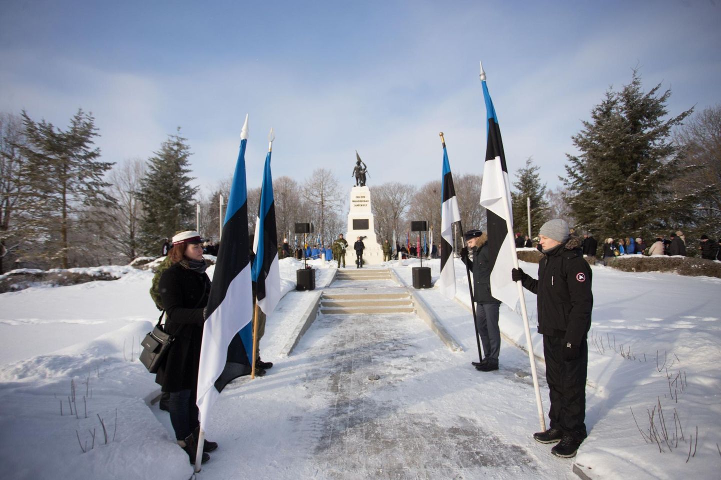 Eesti sünnipäeva saab tähistada pidulikult, üks kaunis võimalus on näidata austust ja võtta osa pärgade panekust.