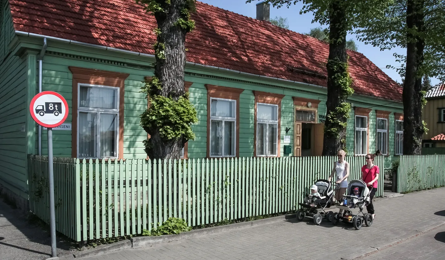 Homme on viimane tööpäev Pärnu Ülejõe raamatukogul, harukogu sulgemise järel läheb kogu Jannseni 39 maja Vana-Pärnu kultuuriseltsi kasutusse.