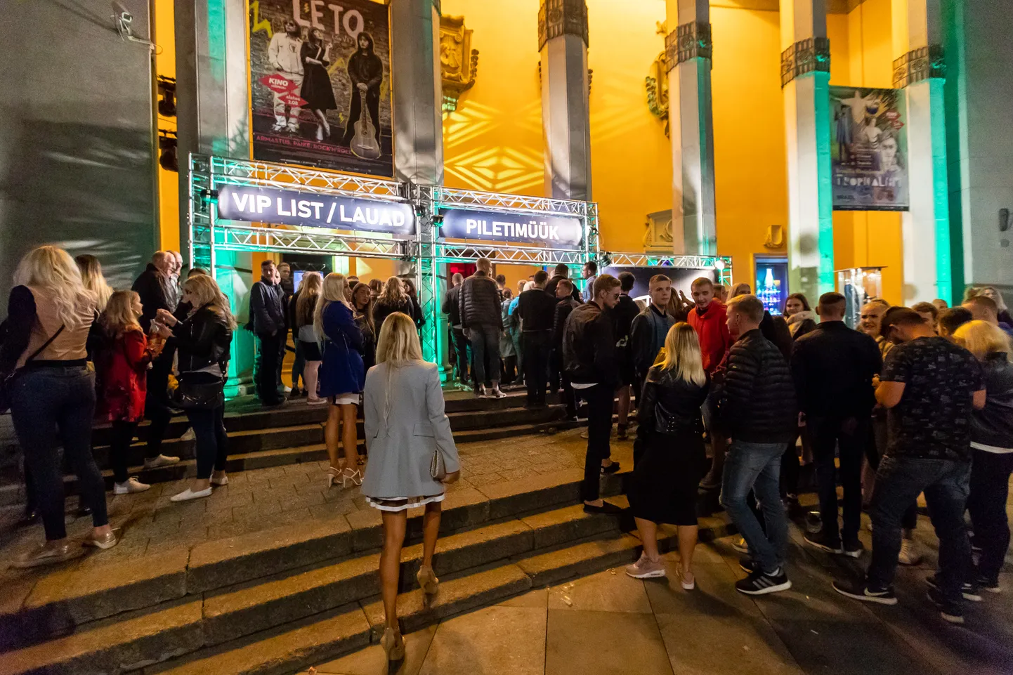 Club Hollywood, Tallinn. 30.08.2018. 
Nublu kontserdi eelne järjekord klubi ees. 

The Nublus concert, Queue to the club.
Foto: Madis Sinivee/Eesti Meedia