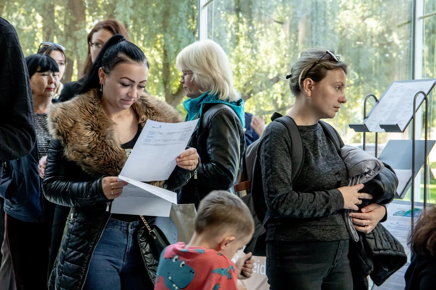 Töötukassa värbamispäev Pärnumaal meelitas kokku palju inimesi.