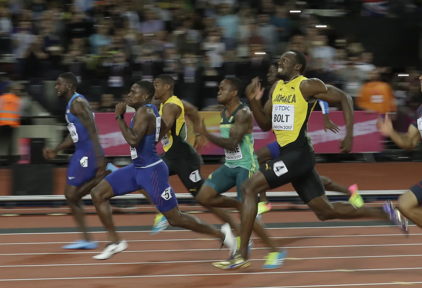 Christian Coleman (vasakult teine) võitis oma esimesed tiitlivõistluste medalid eelmisel suvel Londoni MMil, kui teenis 100 meetris ja sprinditeates hõbeda.