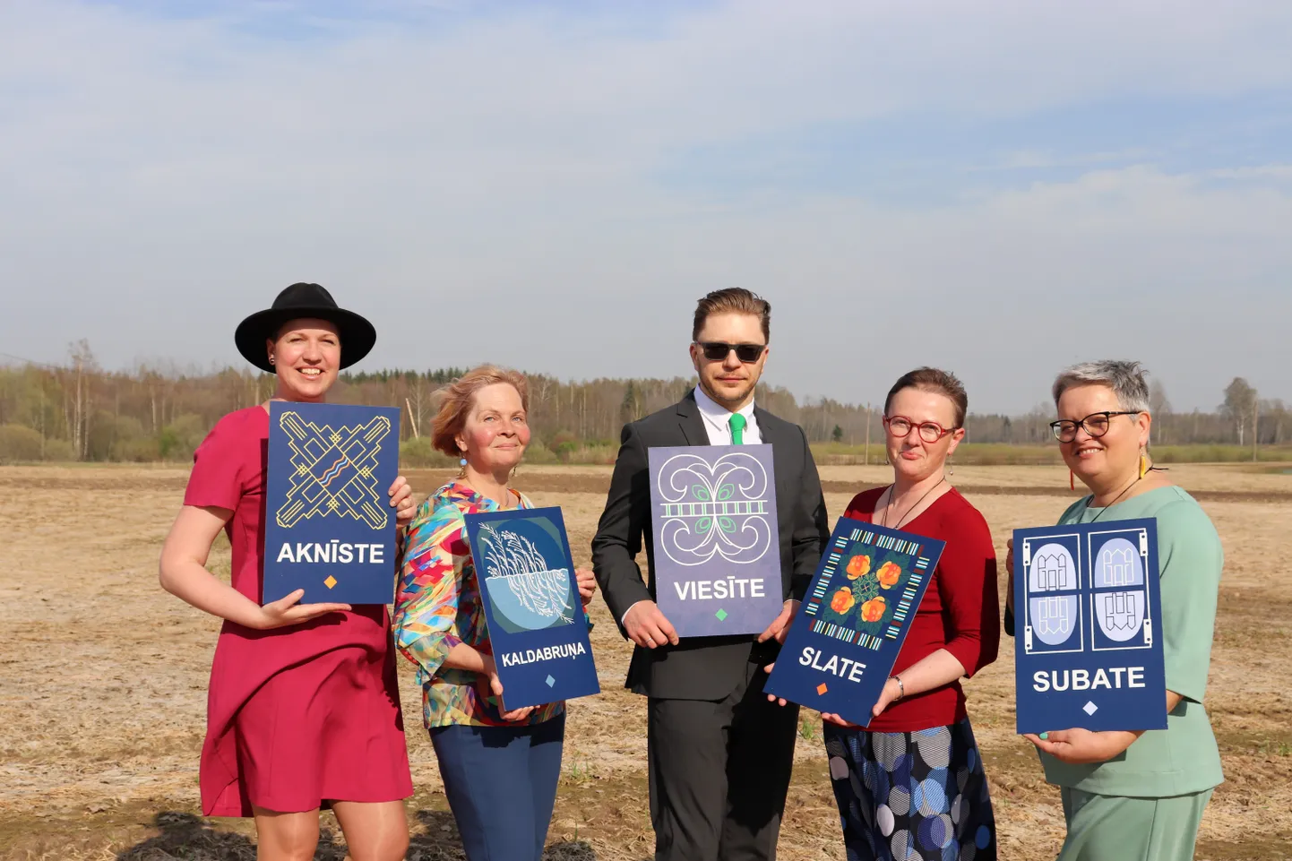 Metodiskā materiāla "Sēlijas zemes zīmols" veidotāji un popularizētāji.