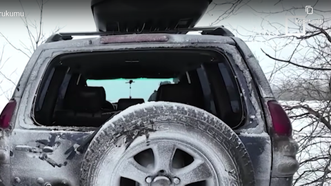 ВИДЕО ⟩ Журналисты LSM в Украине попали под атаку российского дрона; пострадавших нет