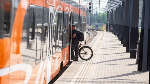 Son of former Estonian president misses train due to early departure; Elron explains
