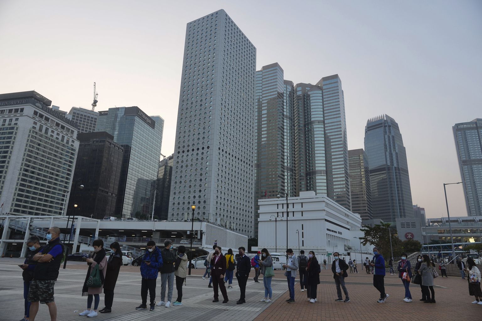 Hongkongi elanikud ootamas koroonatesti tegemise järjekorras. Foto on illustratiivne.