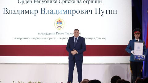 Bosnia serblased autasustasid Putinit