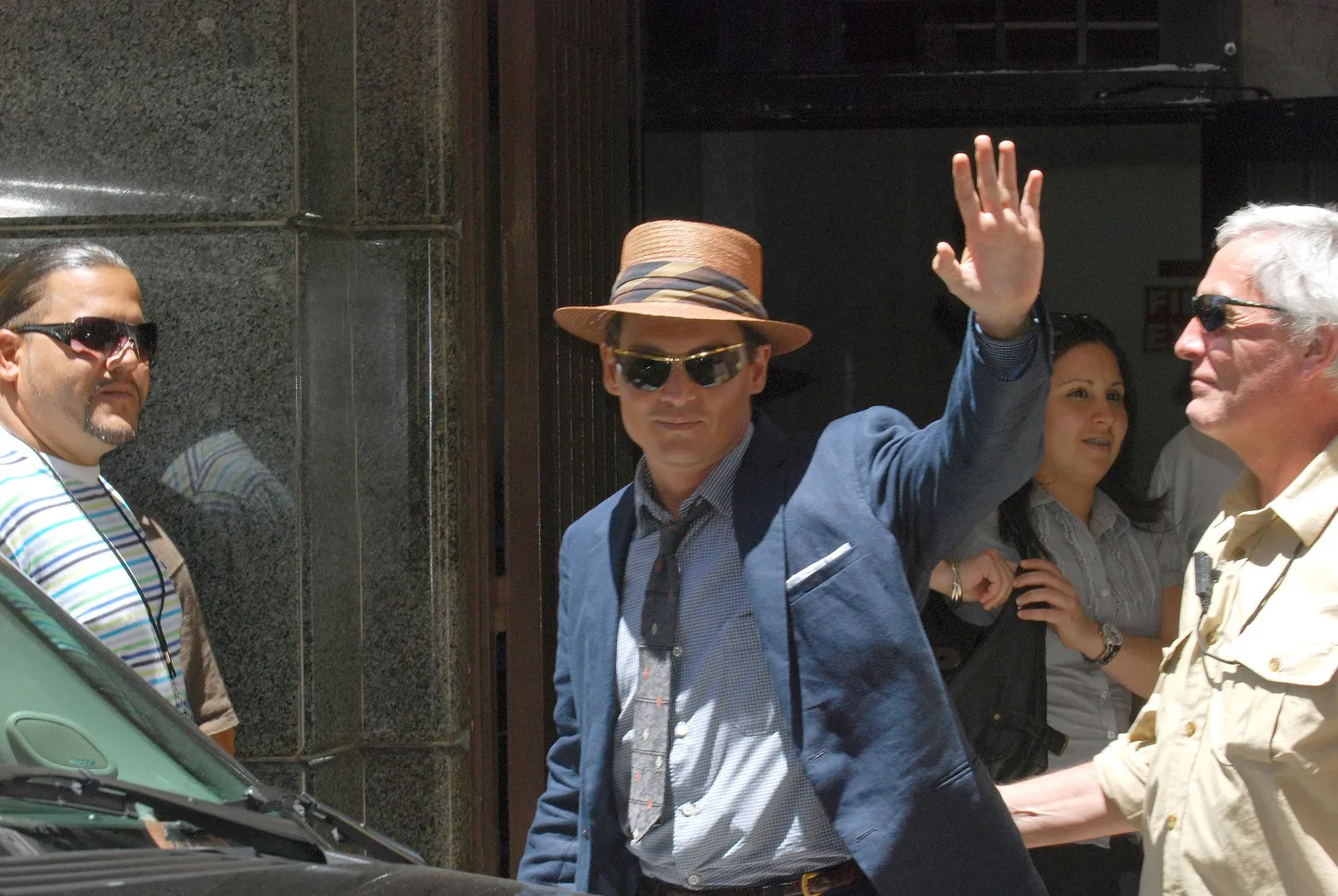 Johnny Depp «The Rum Diary» võtteplatsilt lahkumas