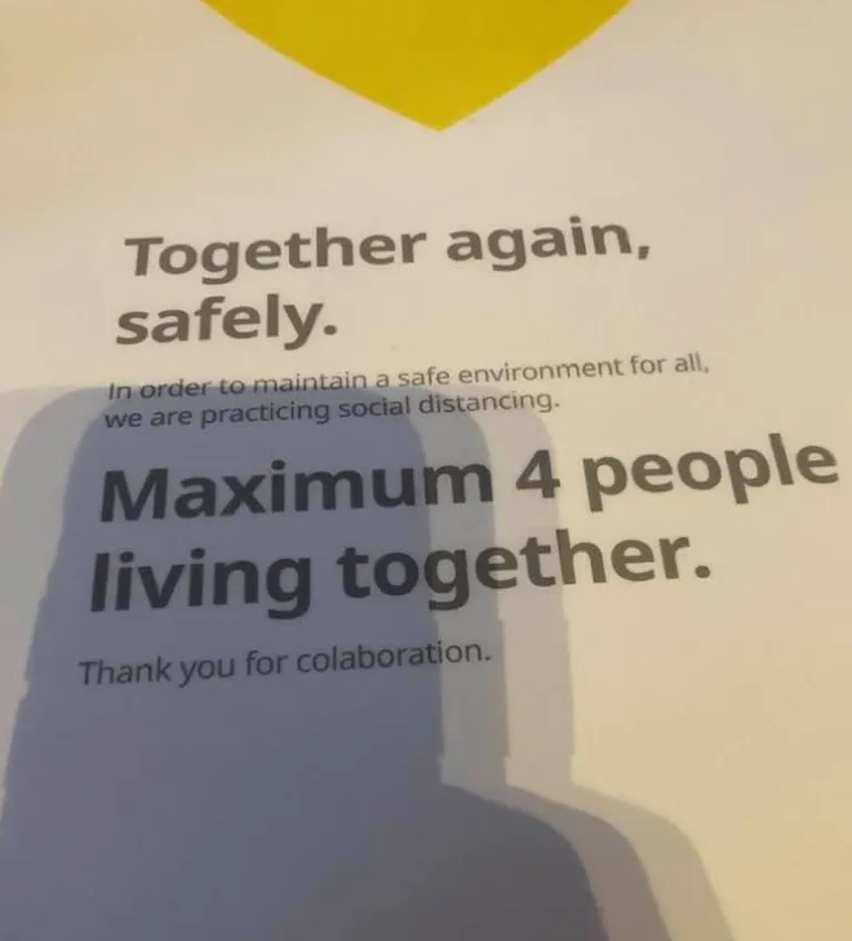 Плакат IKEA вызвал у посетителей магазина смешанные чувства.