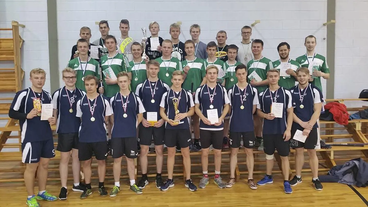 Viljandimaa X–XII klasside noormeeste koolidevahelised saalihoki karikavõistlused võitis Viljandi gümnaasium Olustvere kutsekooli ja Suure-Jaani gümnaasiumi esinduse ees.
