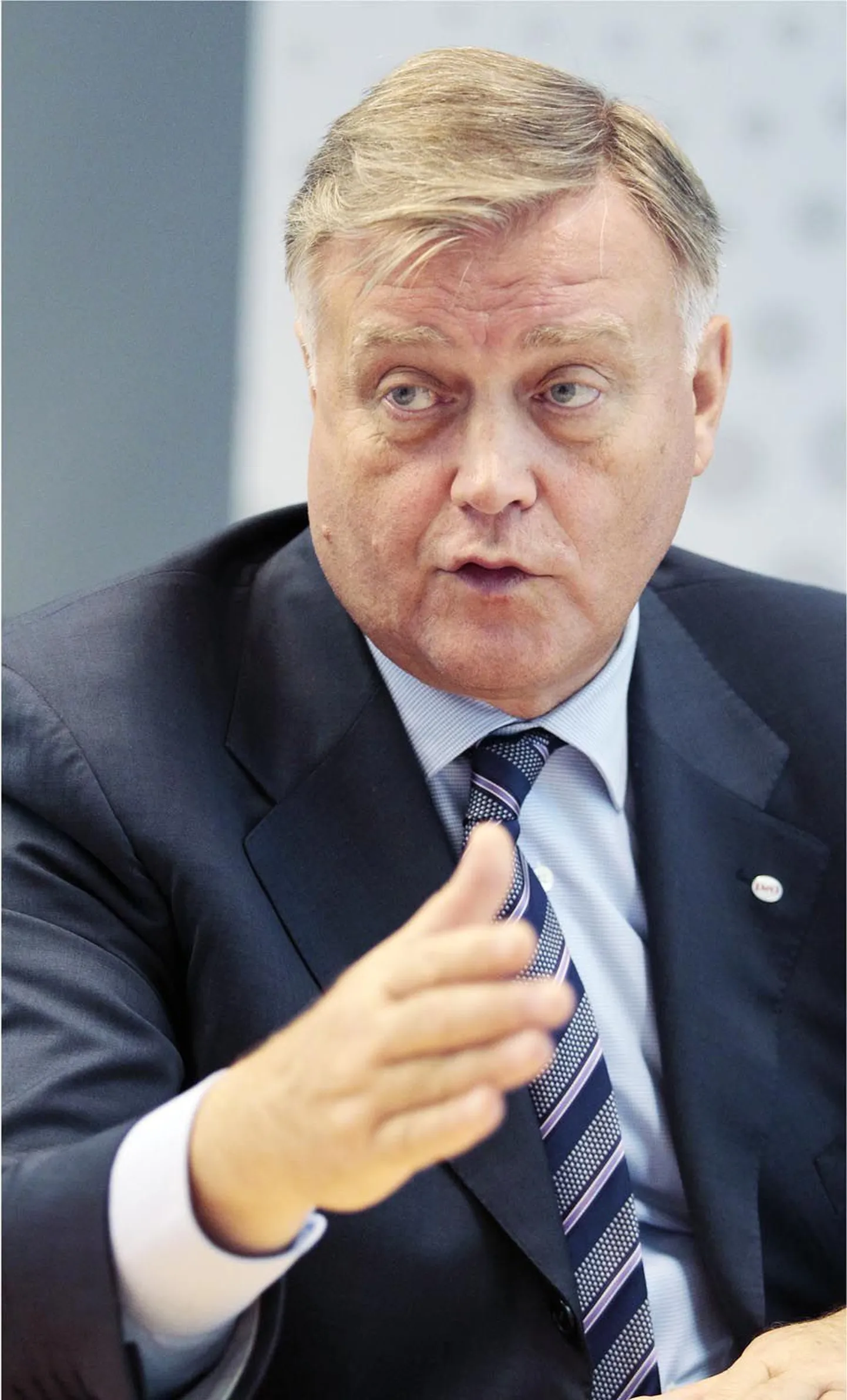 Vladimir Jakunini minevikku vaadates torkab teravalt silma, et mees on tihedalt seotud Venemaa eriteenistustega.