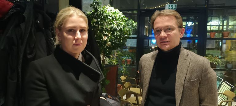 Кирилл Мартынов и сторонница Навального Любовь Соболь. Таллинн, 17 ноября 2022 года.