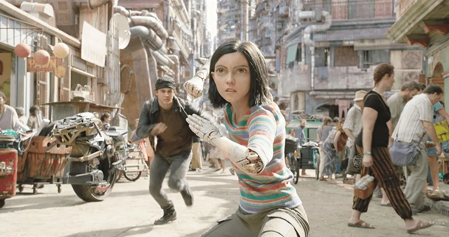 Rosa Salazar ja Keean Johnson ulmemärulis «Alita: Sõjaingel».