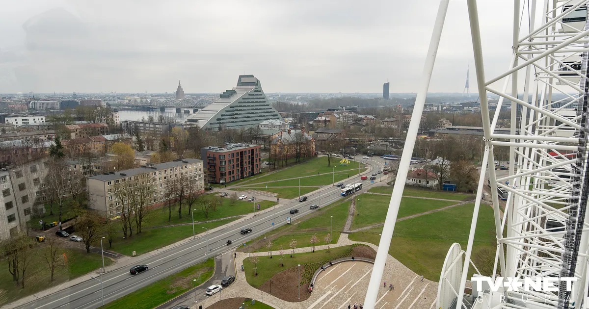 FOTO UN VIDEO Rīgā svinīgi tiek atklāts panorāmas rats