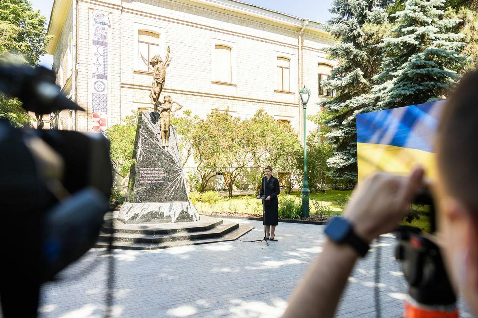 Sõjas hukkunud Ukraina lastele pühendatud monument, mis avati Harkivis eelmisel nädalavahetusel.