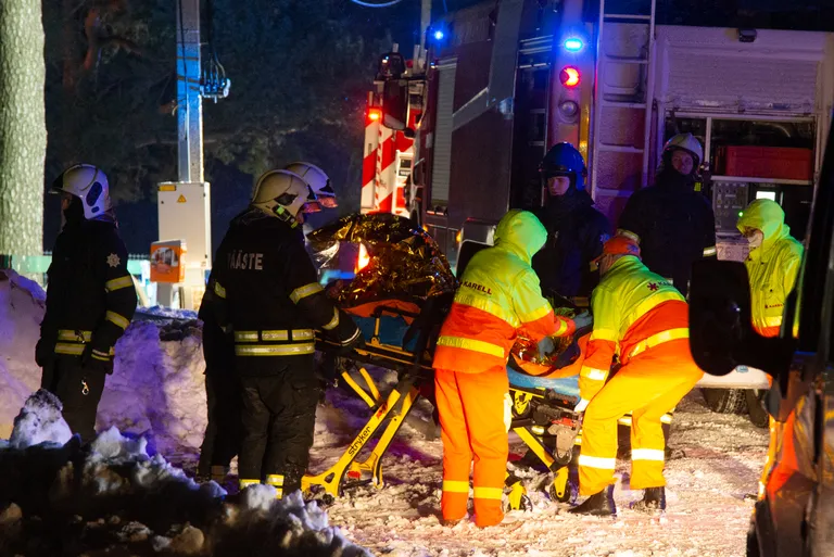 Kiirabi toimetas ühe kannatanu haiglasse.