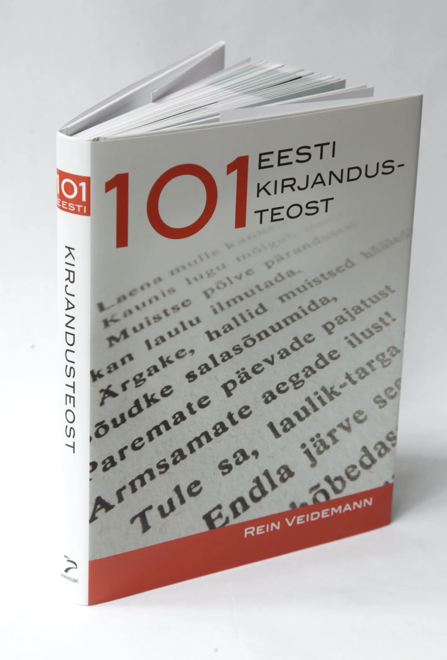 Mälumängu võitja sai kingiks Rein Veidemanni koostatud uudisteose "101 Eesti kirjandusteost".