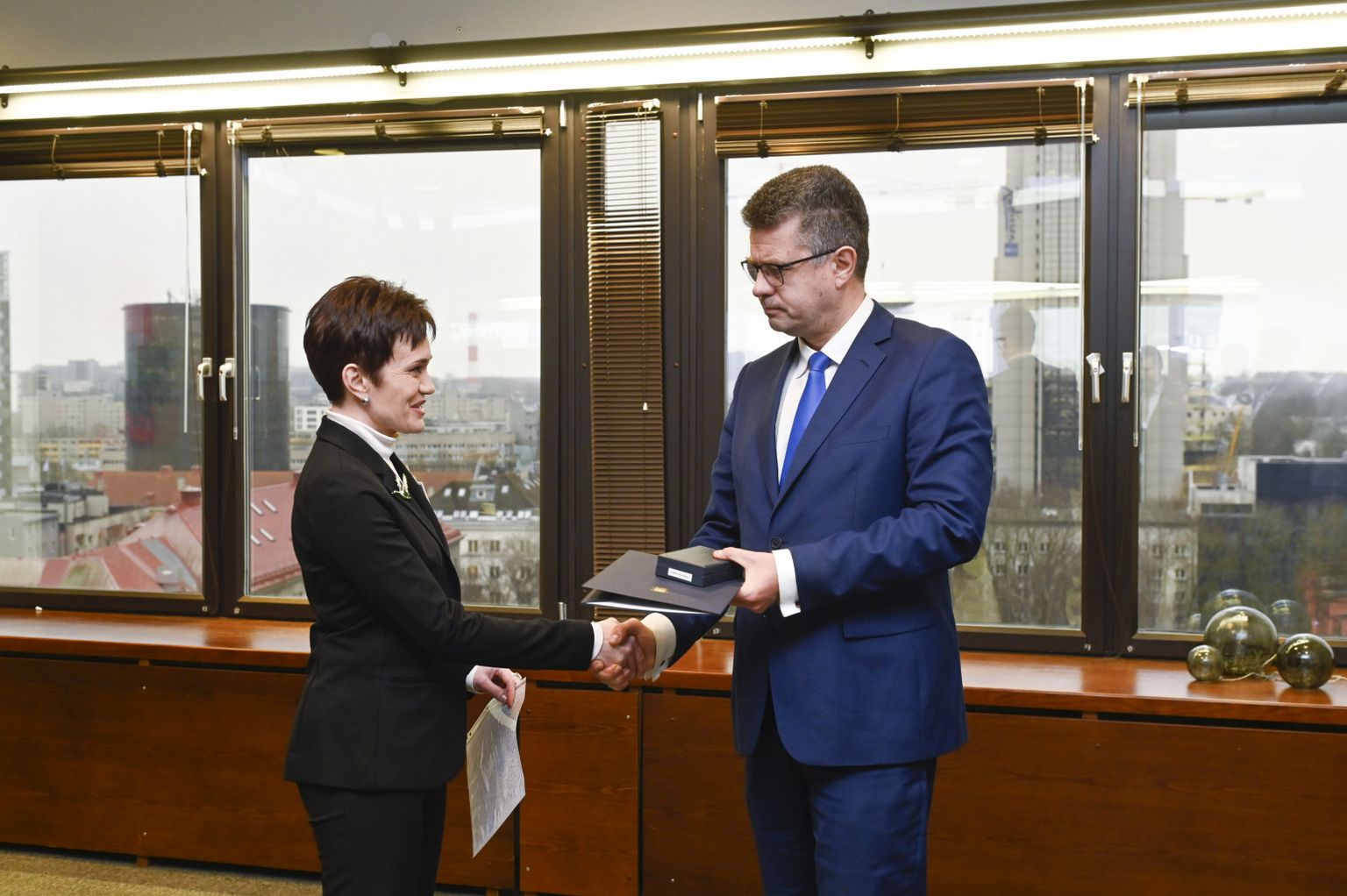 Глава МИД Урмас Рейнсалу в среду встретился в Таллинне с Евгенией Кара-Мурзой.