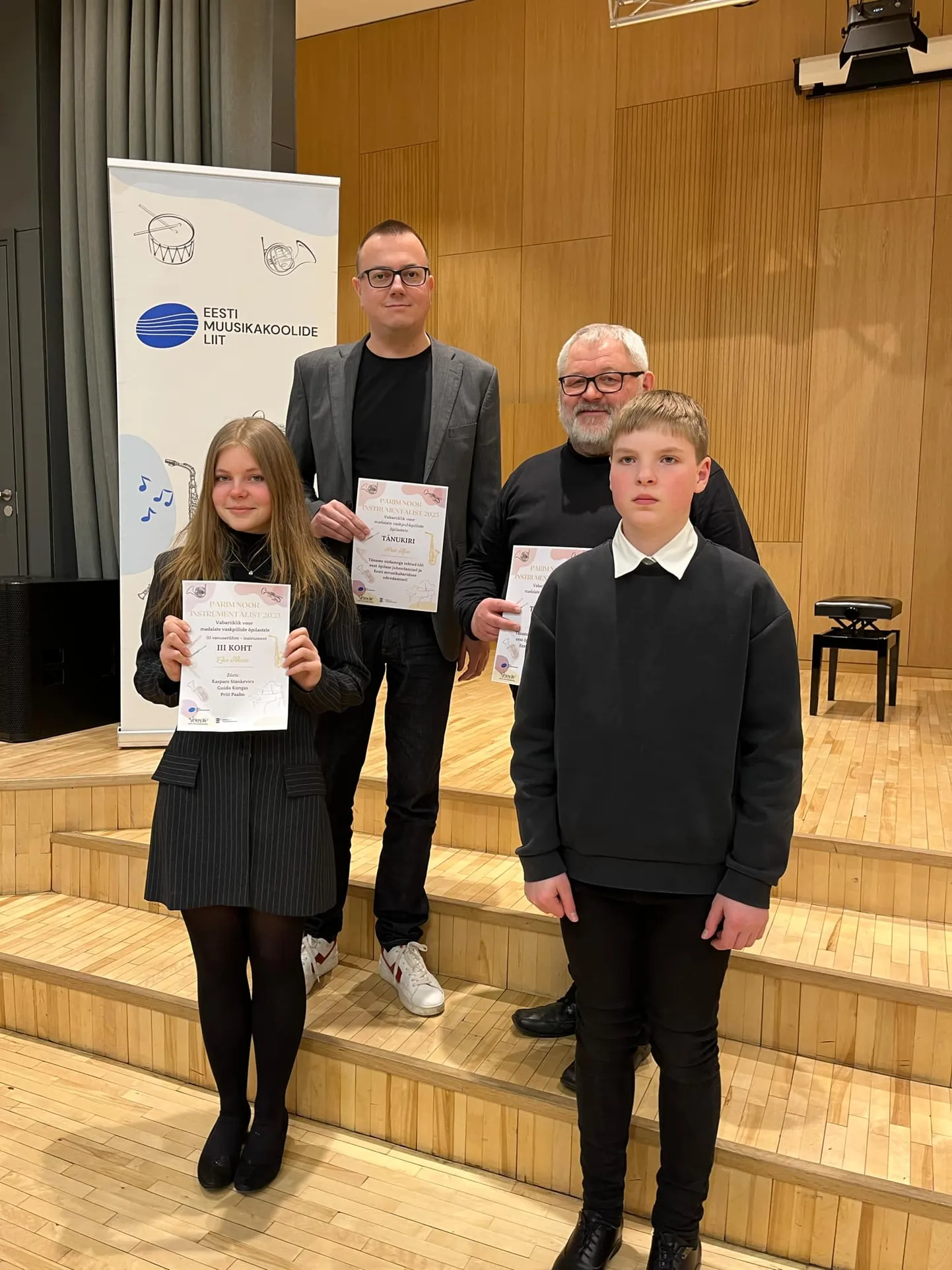 Paide muusikakooli õpilased Paul Raudkivi ja Elsa Tihvan teenisid noorte instrumentalistide seas kolmandad kohad. Neid juhendavad Teet Tihvan ja Risto Iljas.