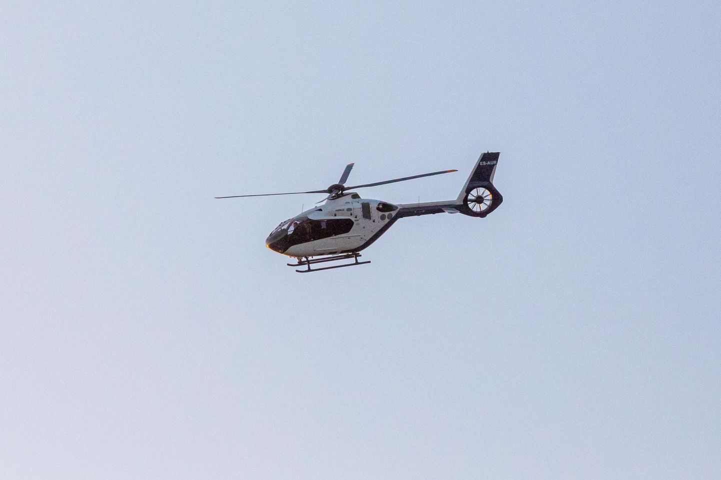 Rakvere kohal tiirutas Eurocopter EC135.
