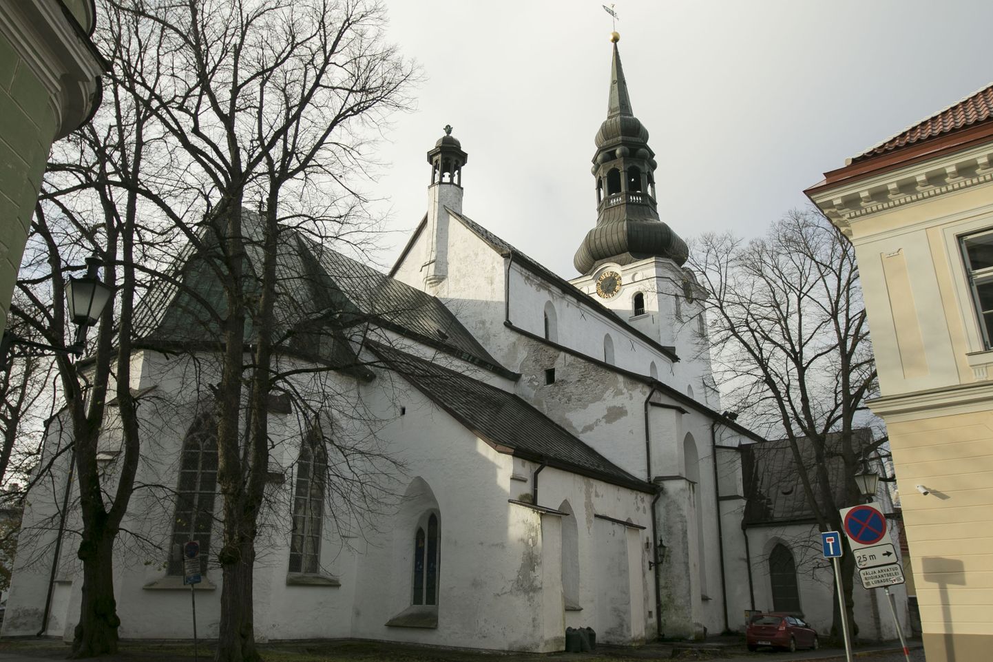 Linn on sel aastal toetanud kümmekonna Tallinna kiriku restaureerimist ligi 800 000 krooni eest. Toomkirik.
