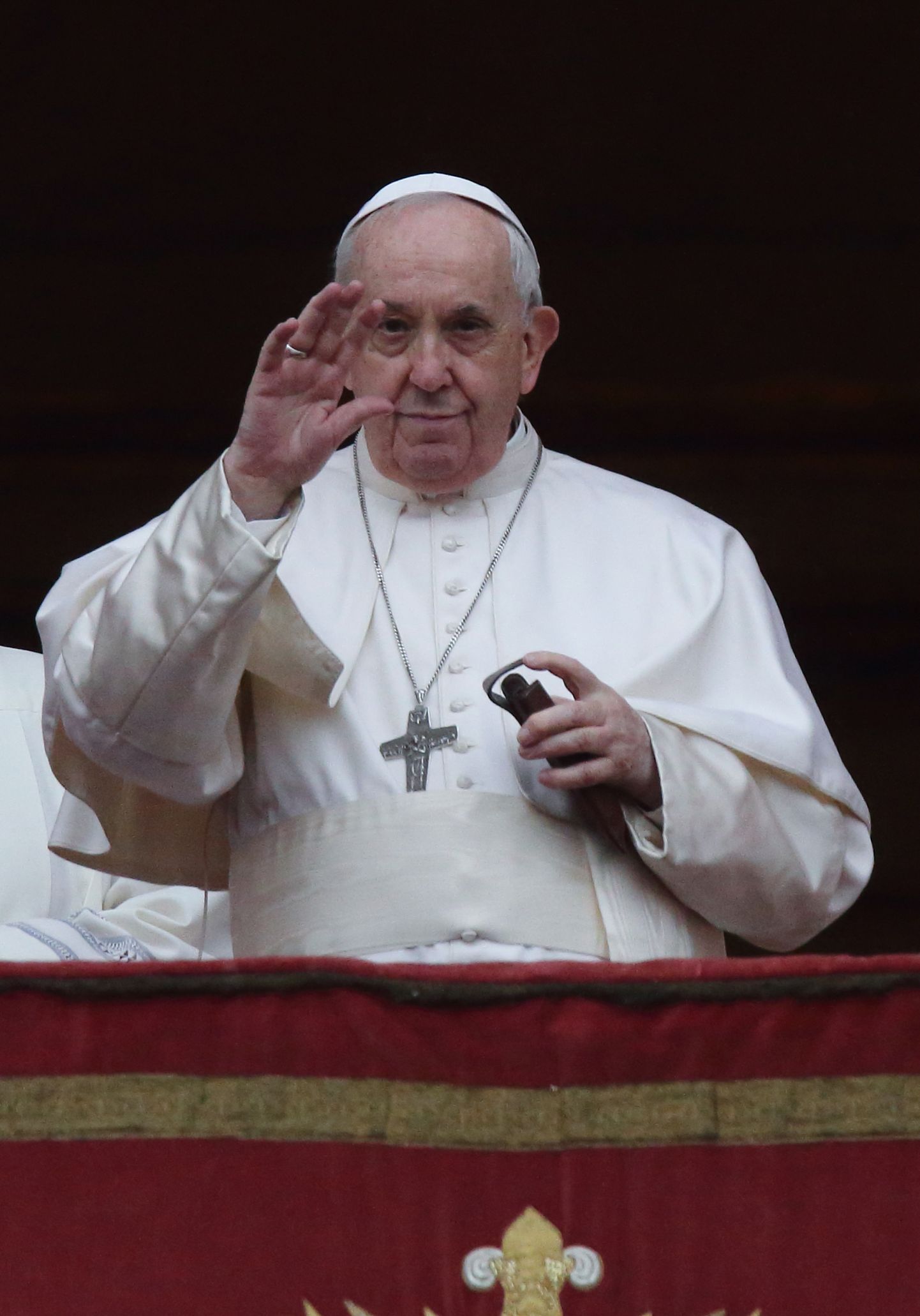 Paavst Franciscus esinemas esimesel jõulupühal Vatikanis.
