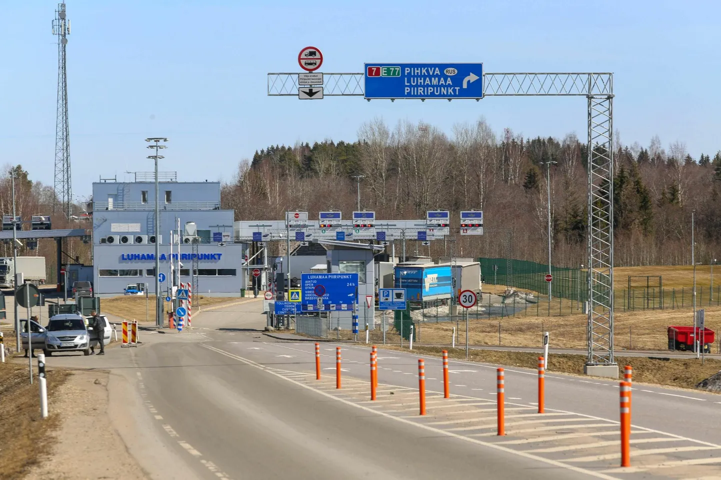 Luhamaa piiripunkt on suvel näinud suisa nädalatepikkuseid järjekordi.