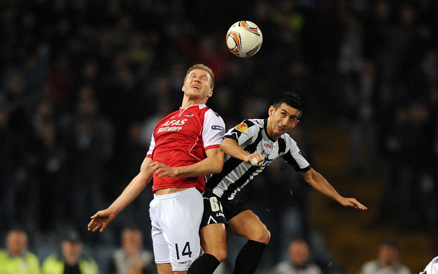Ragnar Klavan (vasakul)