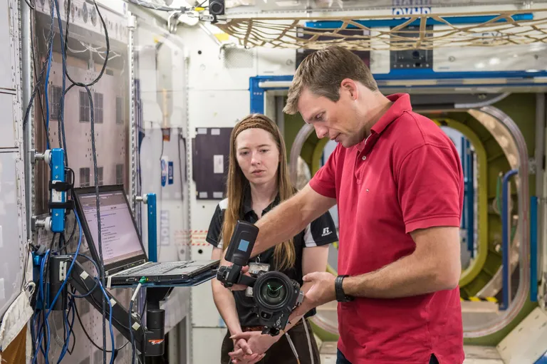 Andreas Mogensen treeningul NASA Johnsoni Kosmosekeskuses.