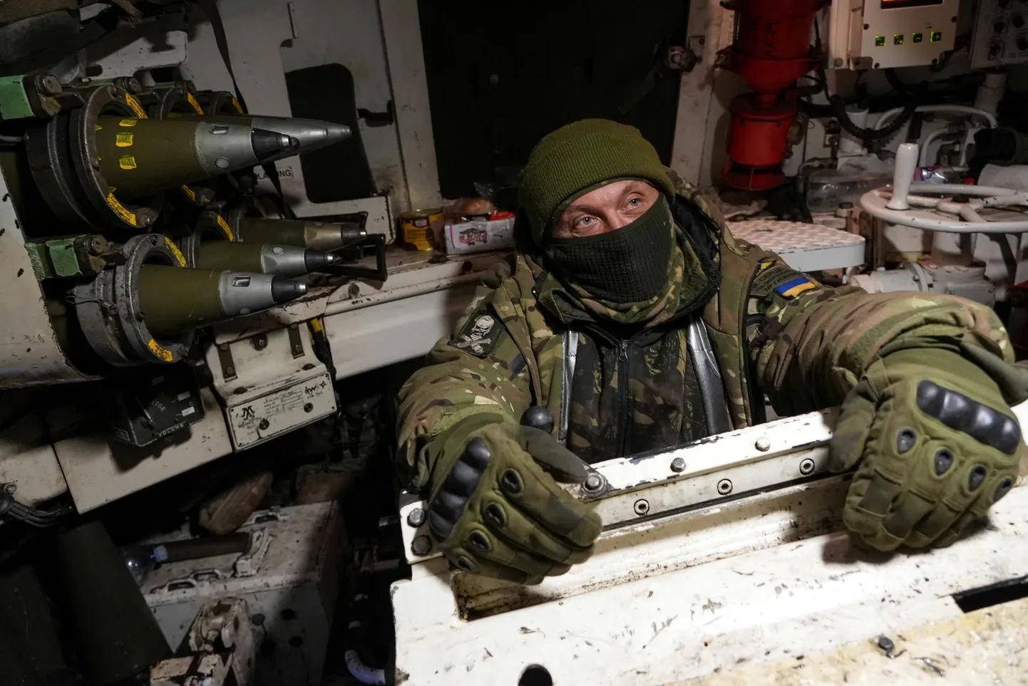 Ukraina võitleja M109A5 Paladin haubitsas Bahmuti lähistel.