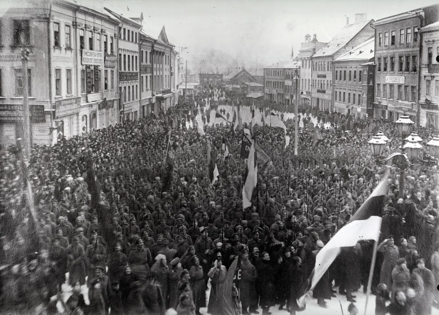 Meeleavaldus Eestimaa Kubermangu Ajutise Maanõukogu toetuseks Tartus Raekoja platsil 1. detsembril 1918.