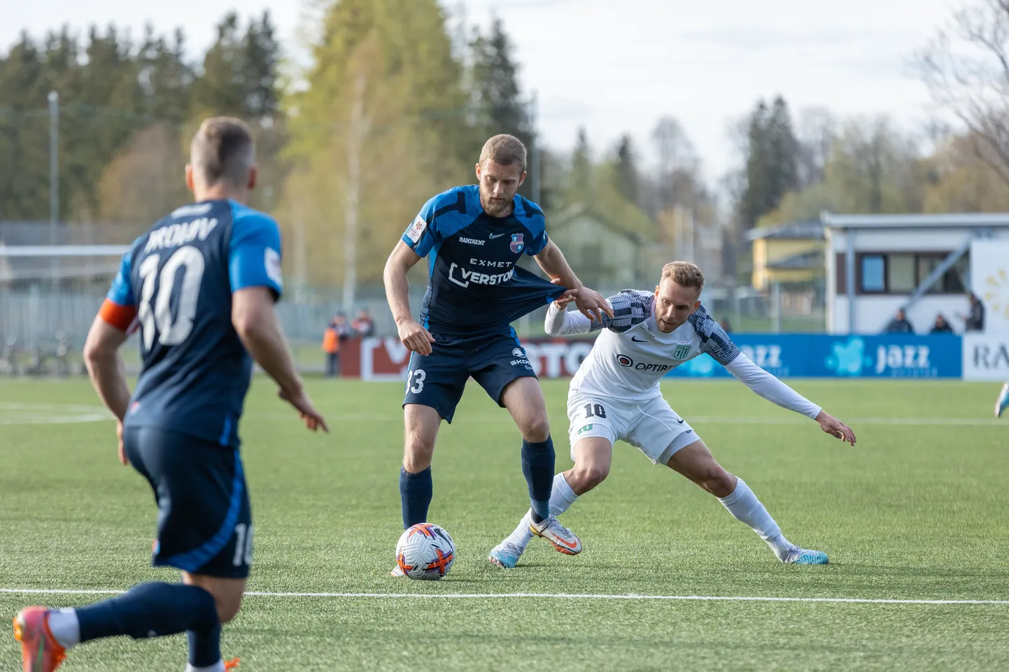 Kui kodumurul kaotas Paide Linnameeskond - Tallinna FC Florale 1:3, siis nüüd võitlesid nad välja viigipunkti.