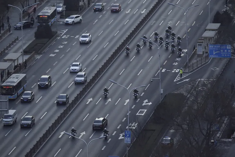 Kimi autokolonn.